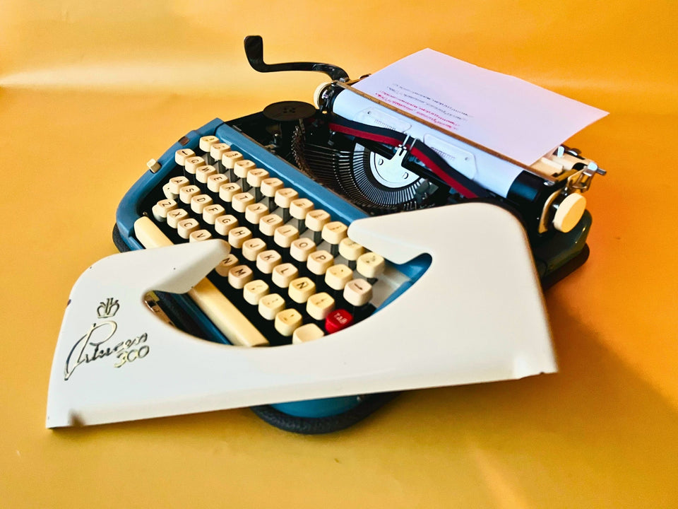Working Typewriter Princess 300 Blue With Leather Case QWERTY (Copy)