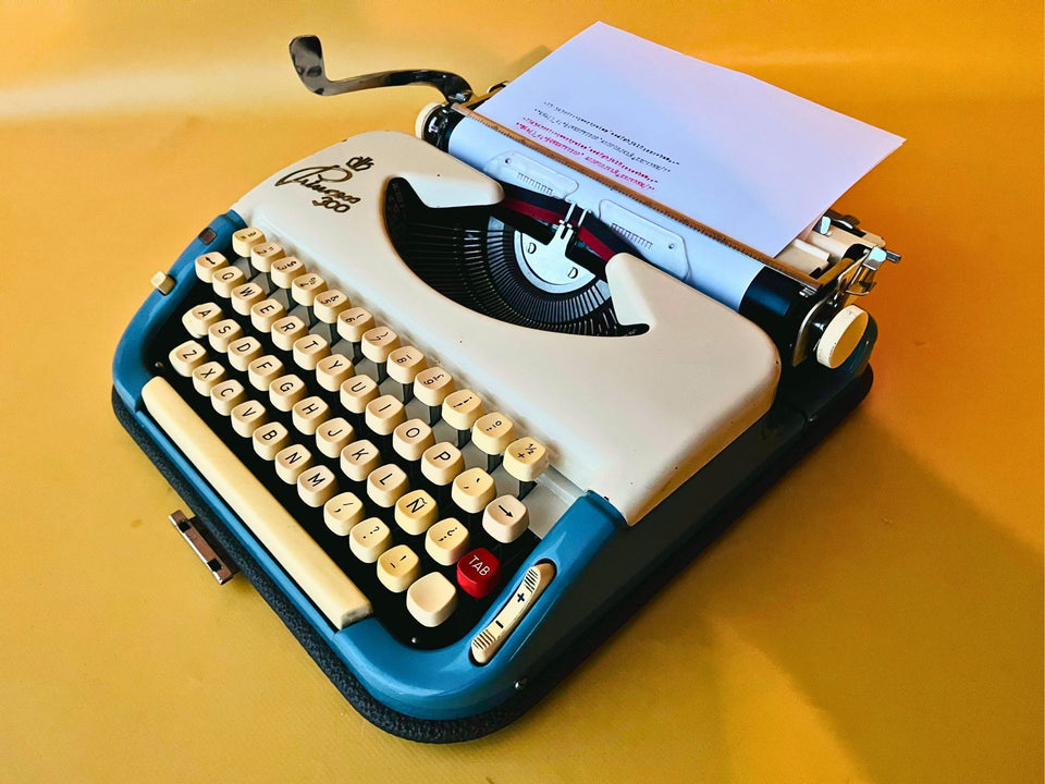 Working Typewriter Princess 300 Blue With Leather Case QWERTY (Copy)