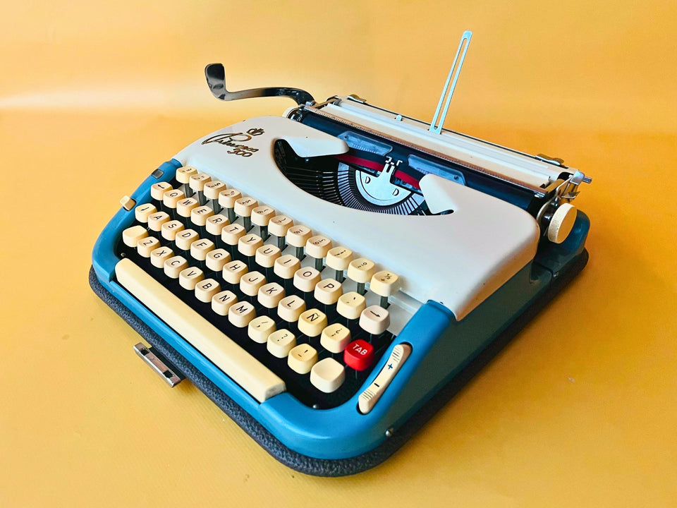 Working typewriter Princess 300 blue and beige main view with case