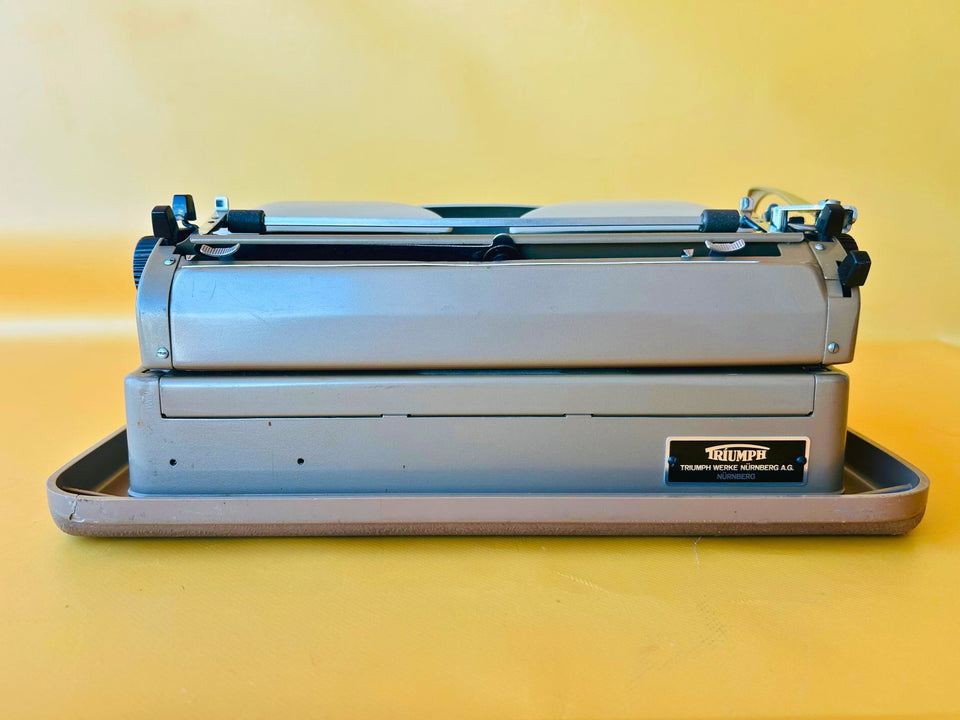 Working Typewriter Triumph Norm 1958 German With Case