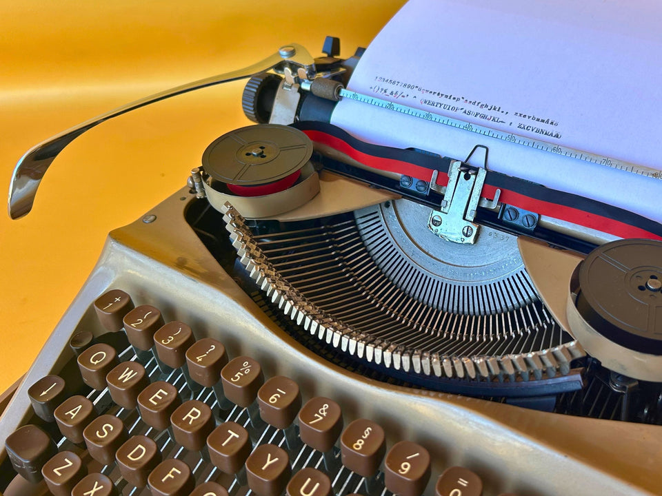 Working Typewriter Triumph Norm 1958 German With Case