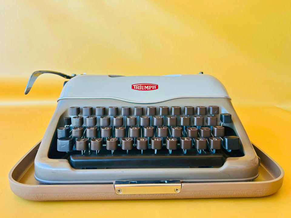 Working Typewriter Triumph Norm 1958 German With Case