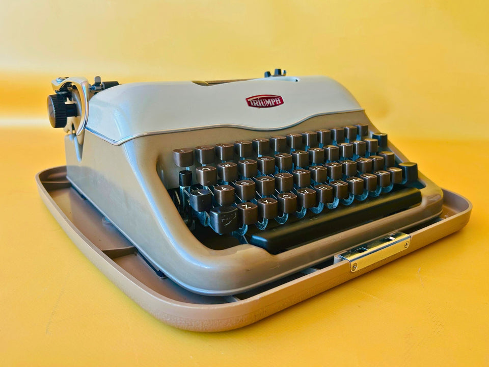 Working Typewriter Triumph Norm 1958 German With Case