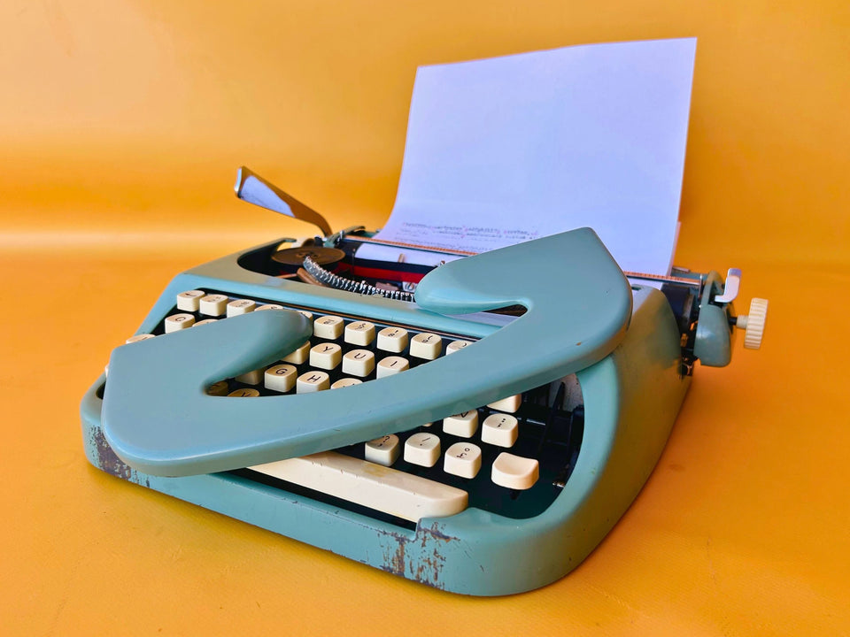 Working Typewriter Singer T4 Scholastic Blue Spanish QWERTY