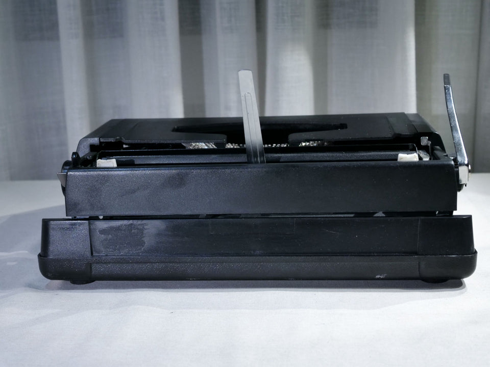 Olivetti MS 25 Premier Plus – Sleek Black – Modernist Manual