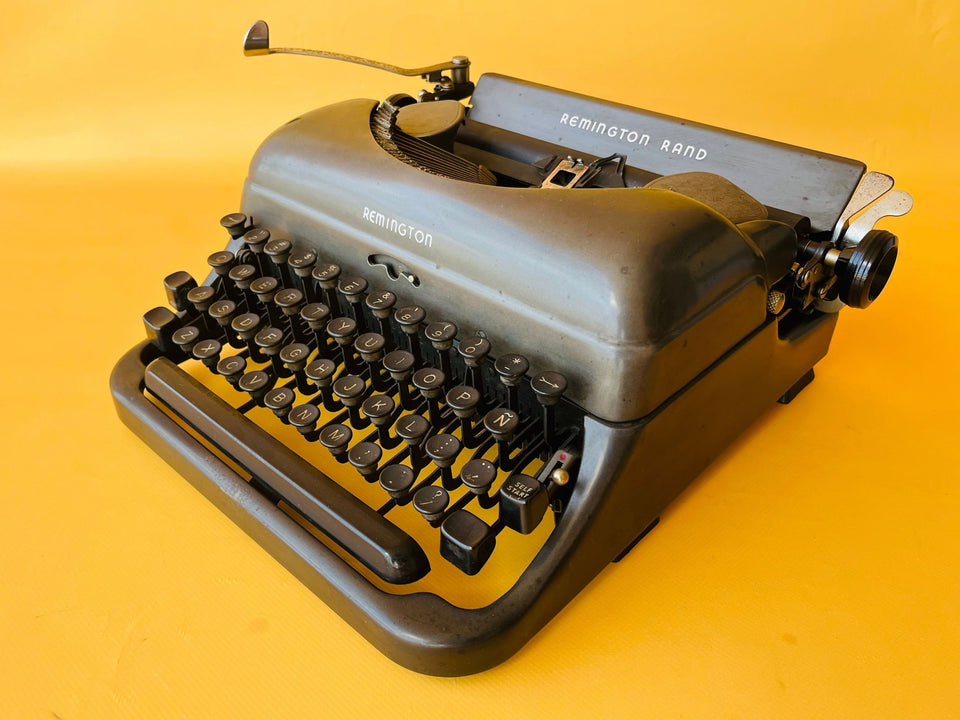 Working Typewriter Remington Rand Deluxe Model 5 Spanish QWERTY 1949