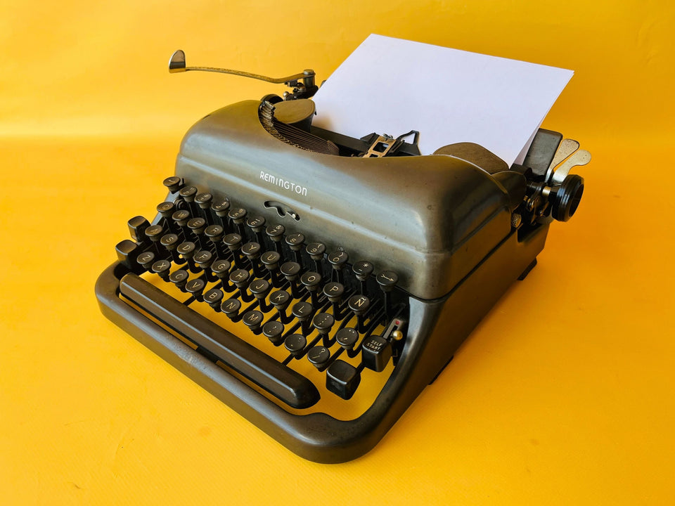 Working Typewriter Remington Rand Deluxe Model 5 Spanish QWERTY 1949
