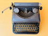 Remington Rand Deluxe Model 5 Spanish QWERTY keyboard close-up