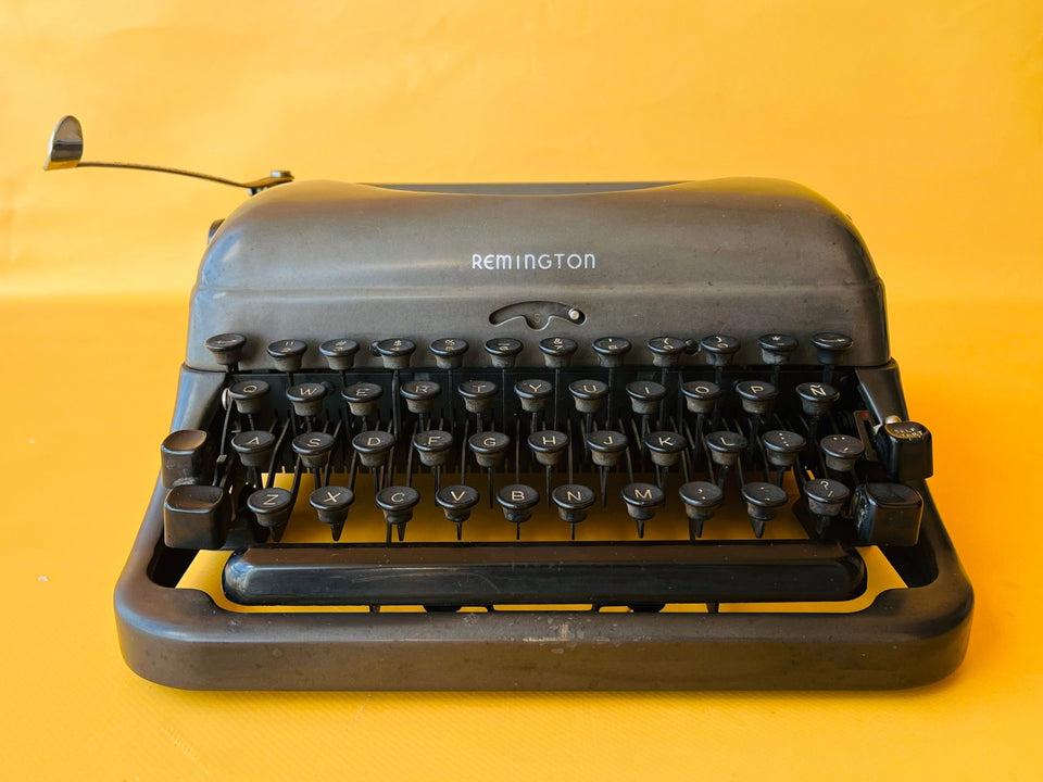 Working Typewriter Remington Rand Deluxe Model 5 Spanish QWERTY 1949