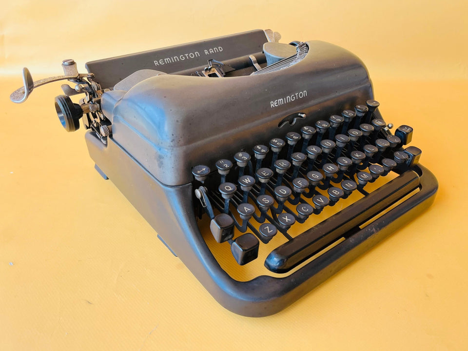 Working Typewriter Remington Rand Deluxe Model 5 Spanish QWERTY 1949