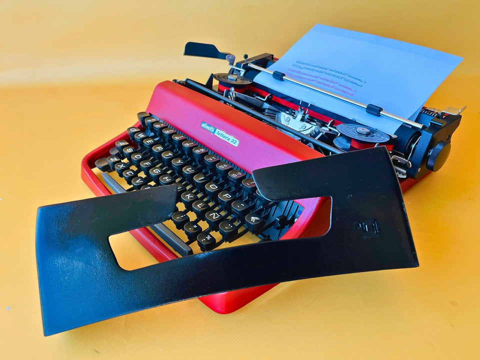 Working Typewriter Olivetti Lettera 32 Custom Painted Red and Black