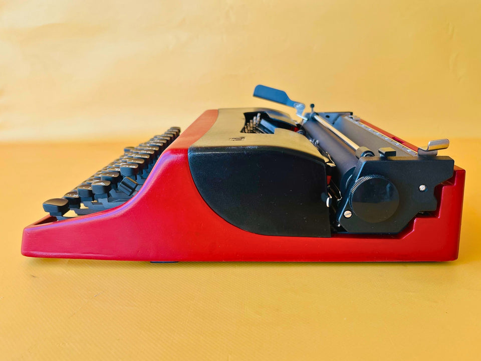 Working Typewriter Olivetti Lettera 32 Custom Painted Red and Black
