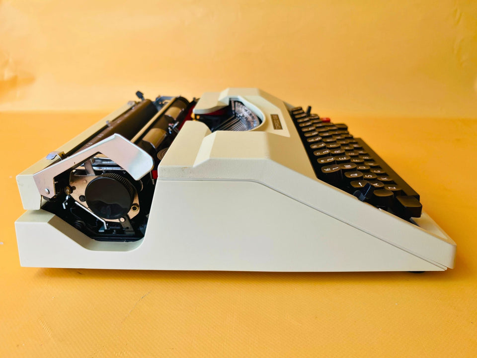 Working Typewriter Torpedo 10 40 White Dutch QWERTY with Case