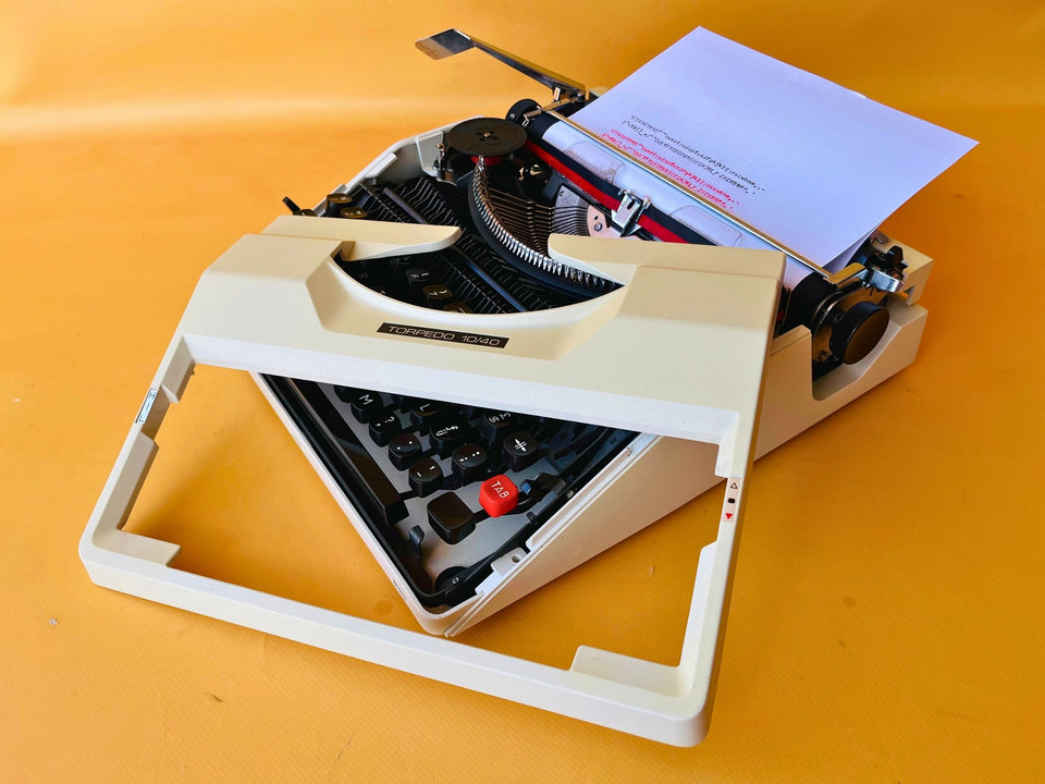 Working Typewriter Torpedo 10 40 White Dutch QWERTY with Case