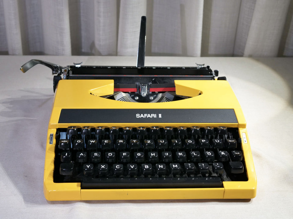 Working Yellow Safari 2 Typewriter | 1970s Japanese Typewriter