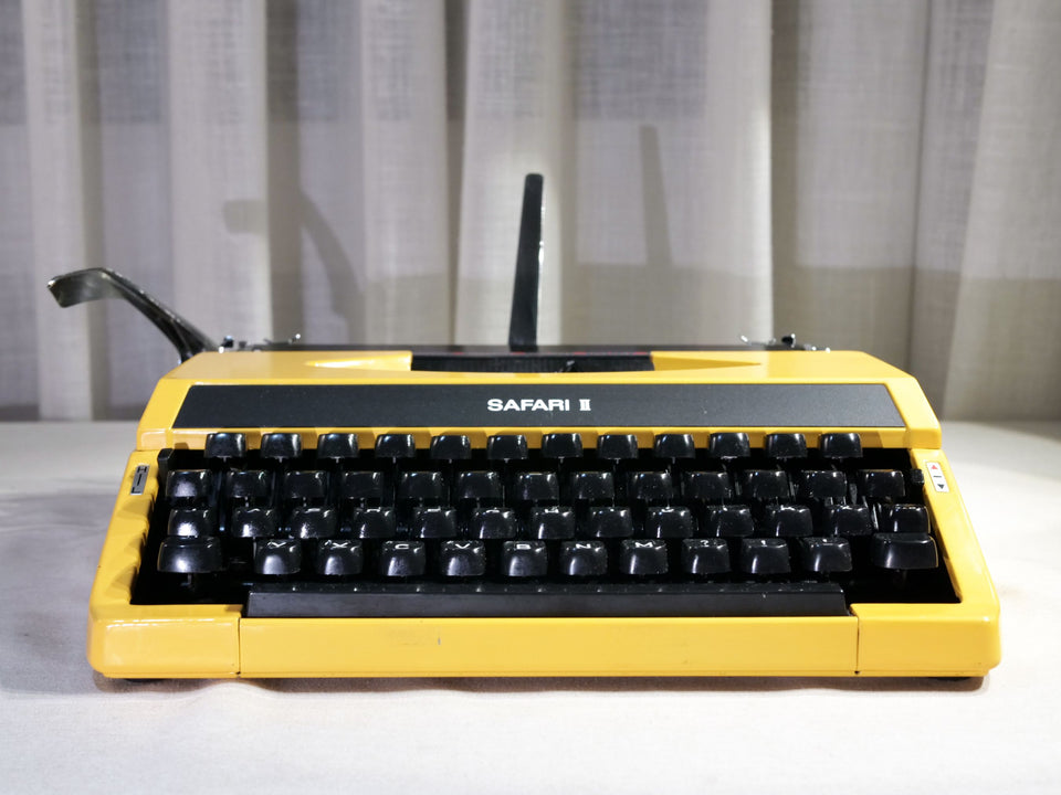 Working Yellow Safari 2 Typewriter | 1970s Japanese Typewriter