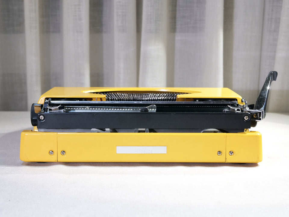 Working Yellow Safari 2 Typewriter | 1970s Japanese Typewriter