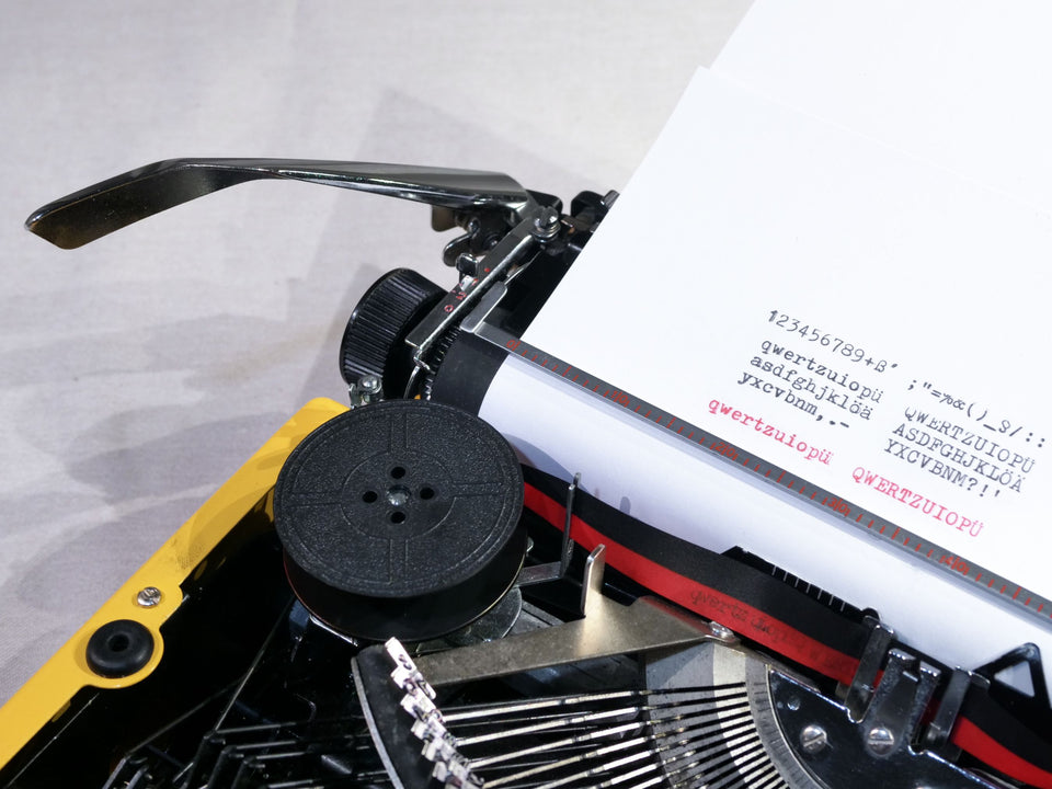 Working Yellow Safari 2 Typewriter | 1970s Japanese Typewriter