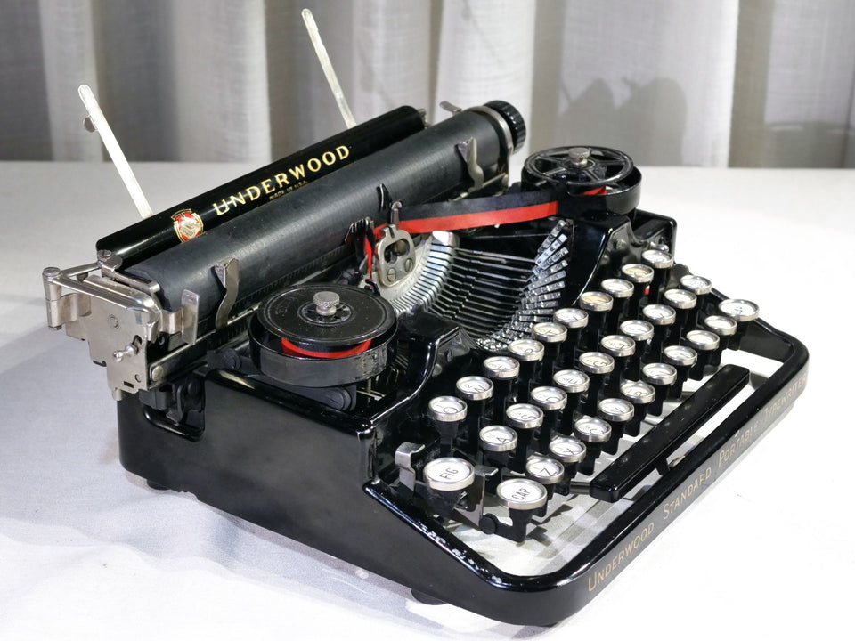 Underwood Standard Portable Typewriter 1921 Black – Working Manual with Case
