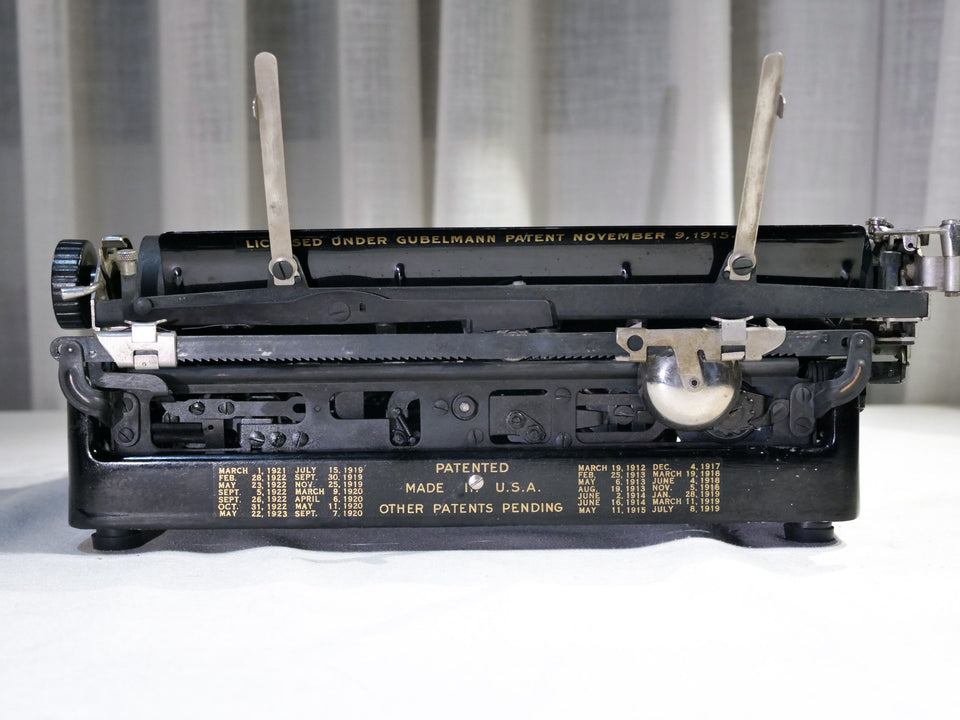 Underwood Standard Portable Typewriter 1921 Black – Working Manual with Case