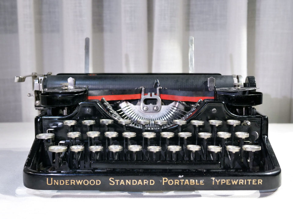 Underwood Standard Portable Typewriter 1921 Black – Working Manual with Case