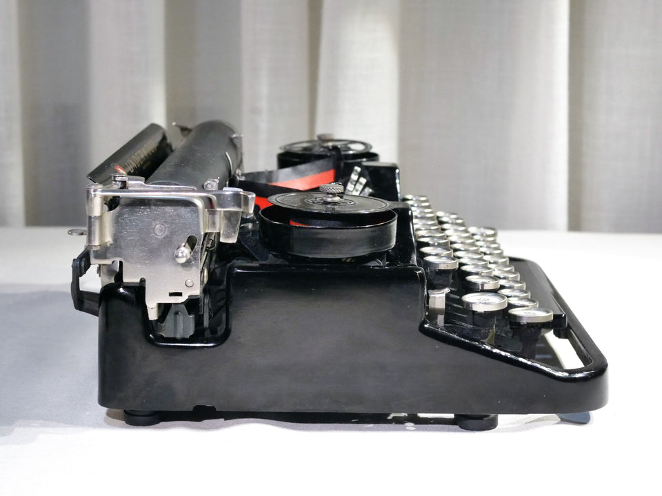 Underwood Standard Portable Typewriter 1921 Black – Working Manual with Case