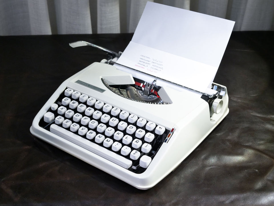 Hermes Baby | Arctic White | Swiss-Made Ultra-Portable Icon (1970s)