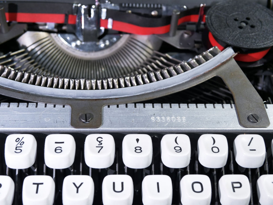 Hermes Baby | Arctic White | Swiss-Made Ultra-Portable Icon (1970s)