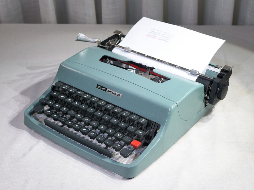 Olivetti Lettera 32 with Case | Iconic Seafoam Blue | The Writer’s Essential (Copy)
