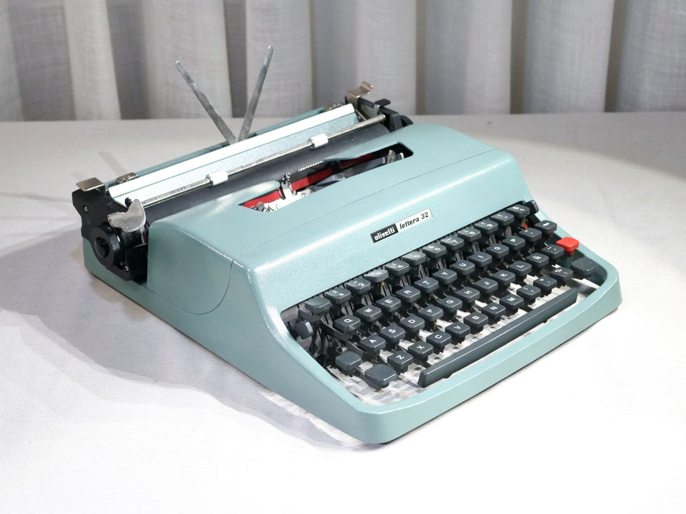 Olivetti Lettera 32 with Case | Iconic Seafoam Blue | The Writer’s Essential (Copy)