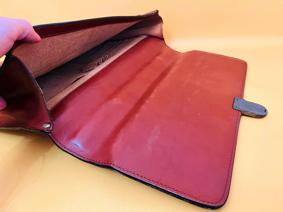 Brown leather briefcase Arthur & Aston for work and travel use