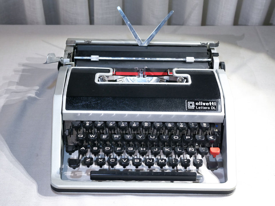 Olivetti Lettera DL | Leather-Clad Executive | Sottsass Design Icon 1970s