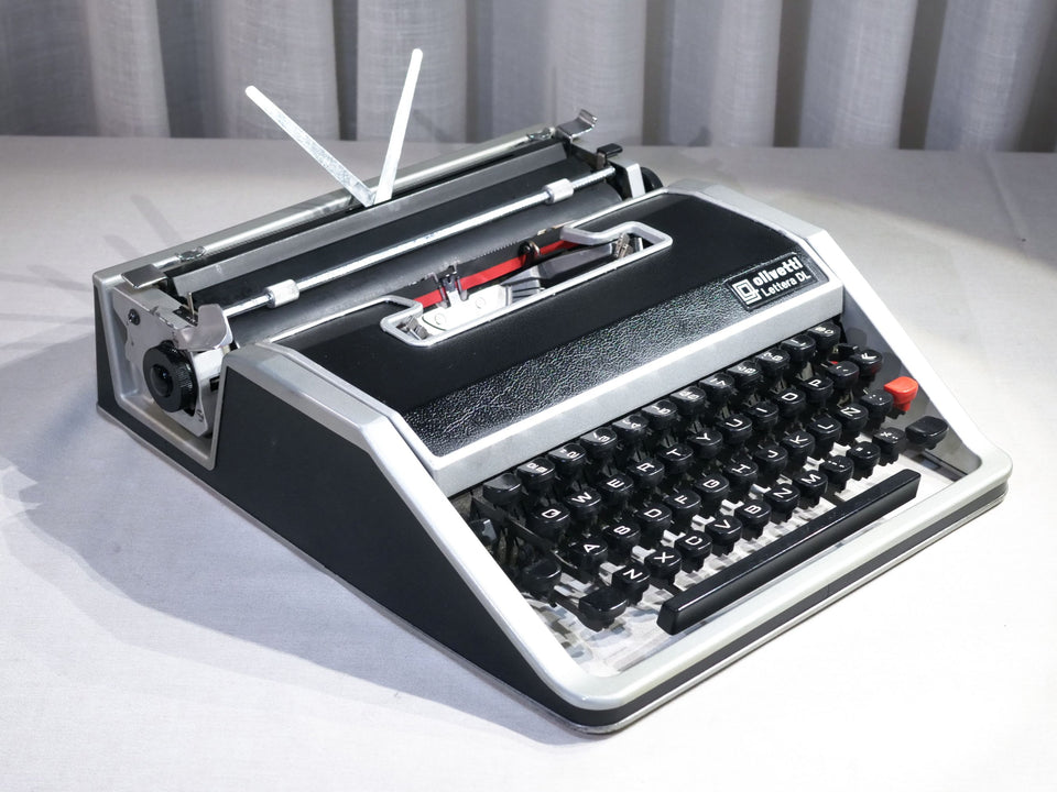 Olivetti Lettera DL | Leather-Clad Executive | Sottsass Design Icon 1970s