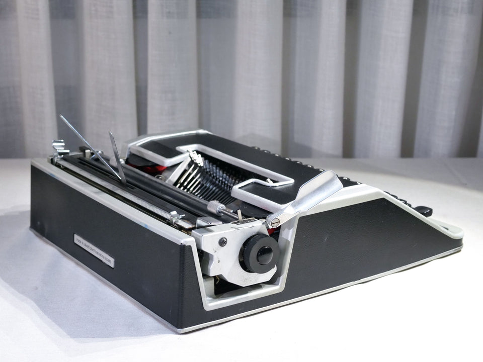 Olivetti Lettera DL | Leather-Clad Executive | Sottsass Design Icon 1970s