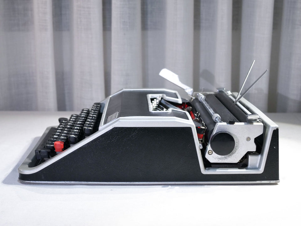 Olivetti Lettera DL | Leather-Clad Executive | Sottsass Design Icon 1970s