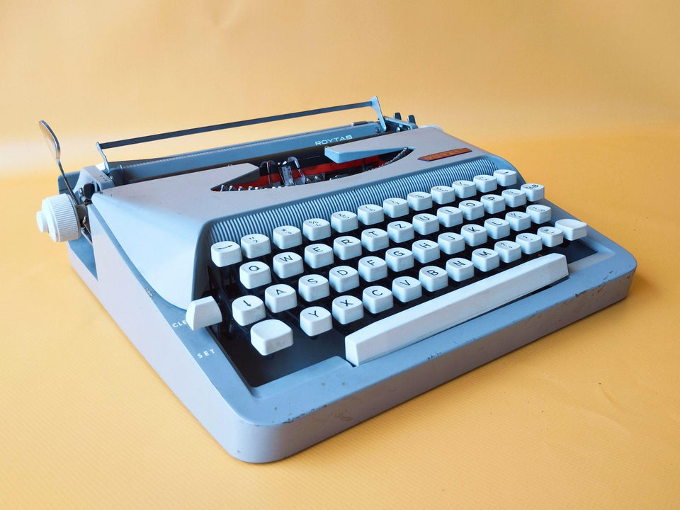Royal Roytab tleft side QWERTZ gray typewriter