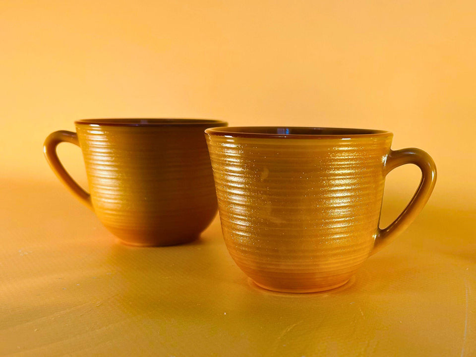 Arcopal Volcano Coffee Mug Set – 3-Piece French Opal Glass, 1970s Mid-Century Modern