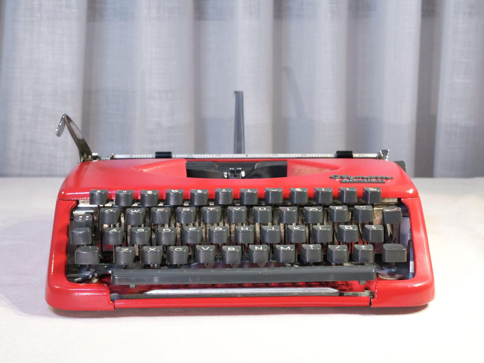 Olympia Splendid 33 Portable Typewriter - Working 1970s Manual - Red with Case