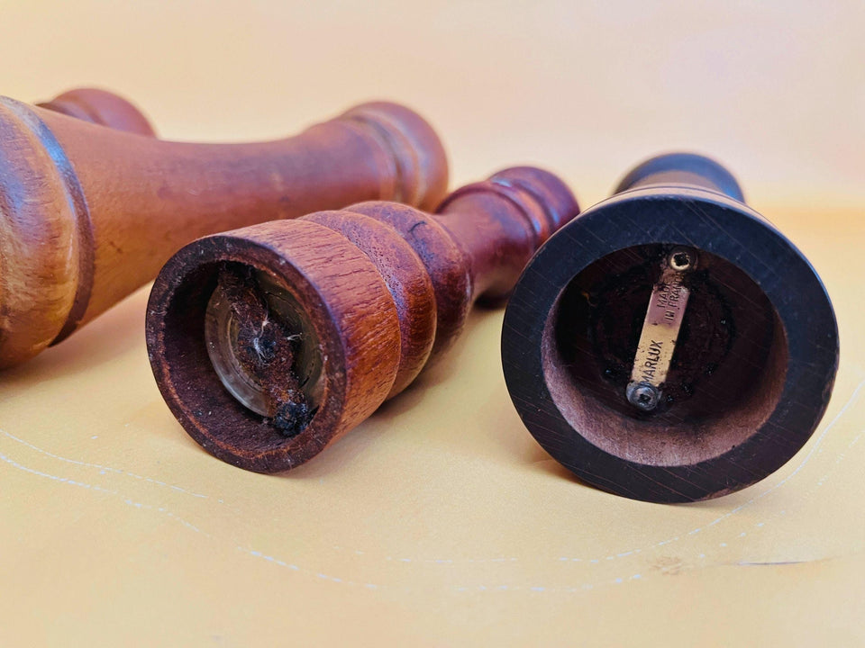 Marlux pepper grinder detail wood finish and mechanism close-up