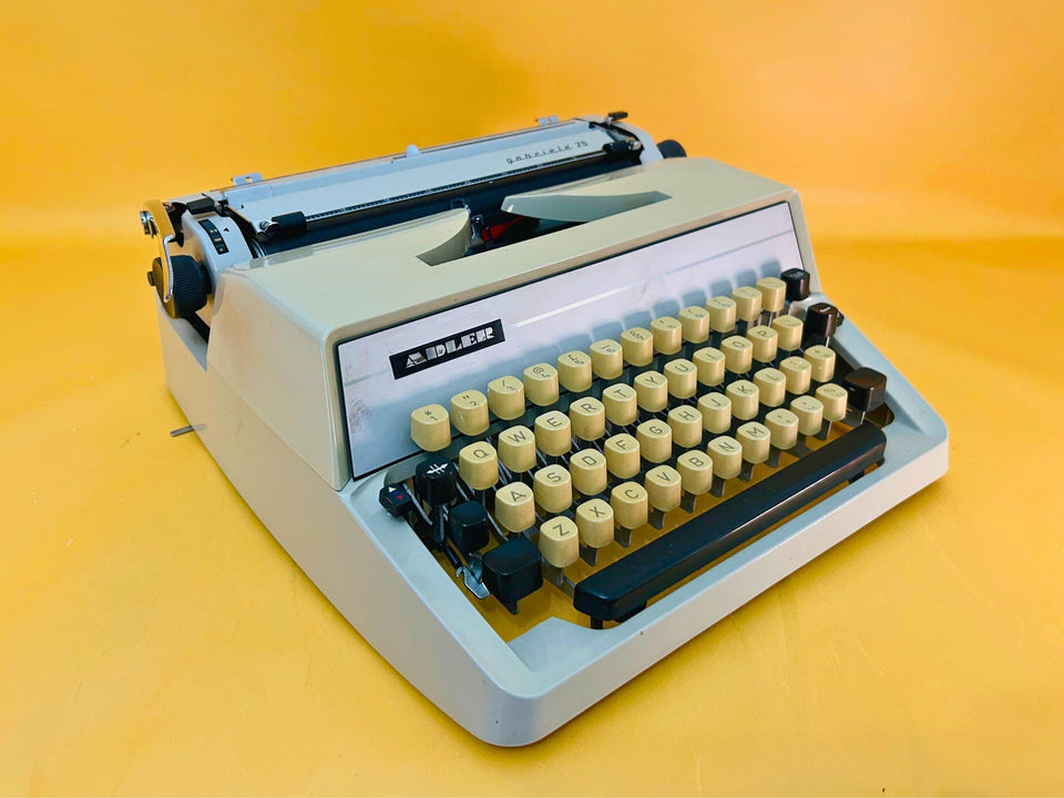 Adler Gabriele 25 Typewriter – Beige Portable Manual Typewriter, Vintage Big Model