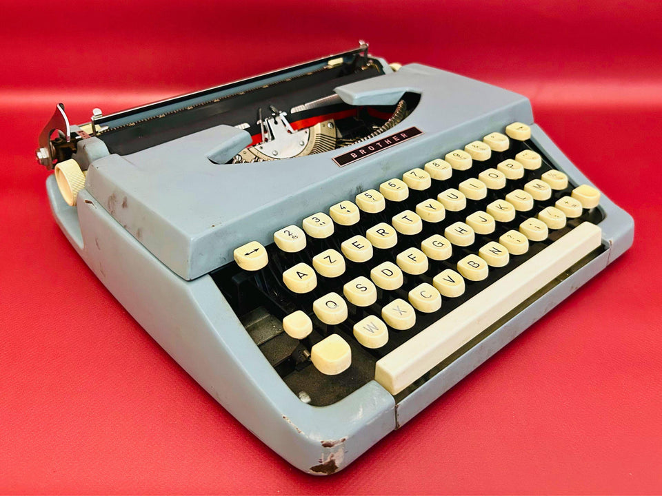 Brother Blue Metal Typewriter - Working 1970s Manual Machine - AZERTY with Case