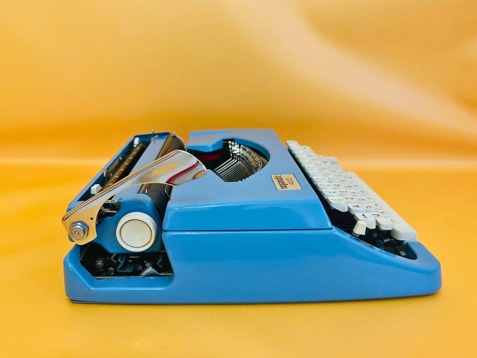 Nogamatic 400 Typewriter – 1970s Blue Manual Typewriter with Case