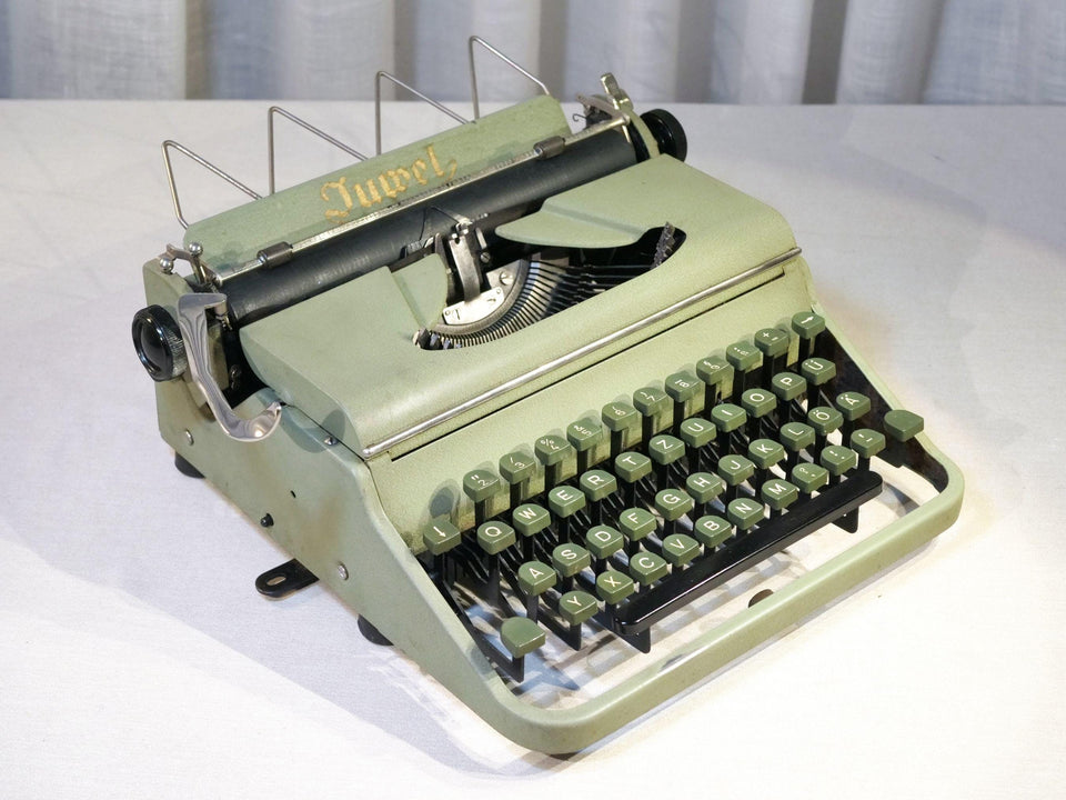 Rare Green Juwel Typewriter - Working 1930s German Manual - QWERTZ with Case