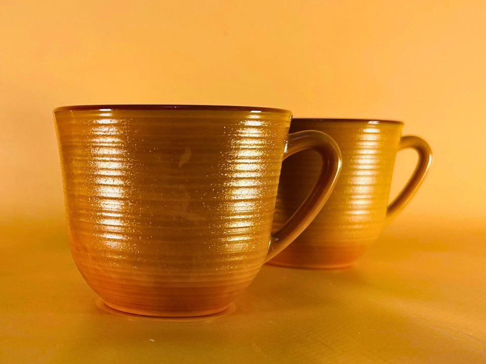 Arcopal Volcano Coffee Mug Set – 3-Piece French Opal Glass, 1970s Mid-Century Modern