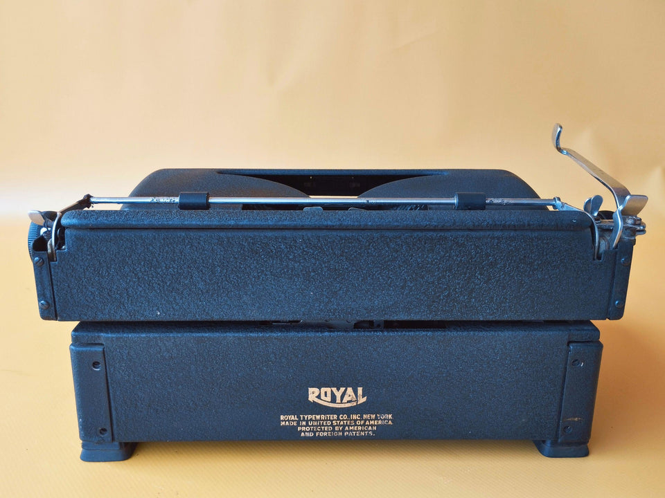 Royal Portable Typewriter - Working 1930s Manual Machine - Black AZERTY