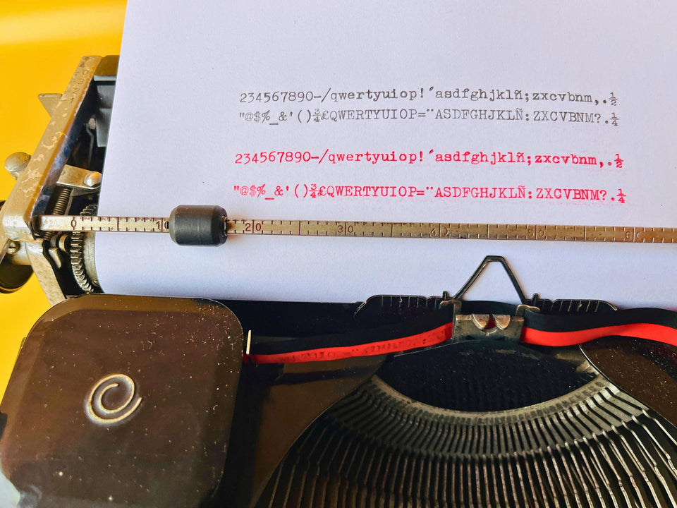 Hermes 2000 Typewriter – Vintage Black Portable Manual Metal Typewriter