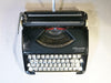 Olympia Splendid 33 keyboard detail QWERTY keys close-up